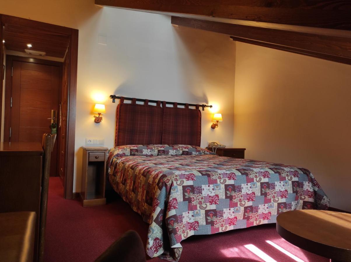 Hotel La Morera Valencia D'Aneu Экстерьер фото