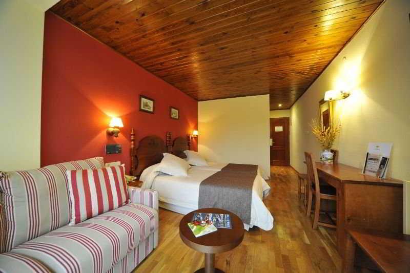 Hotel La Morera Valencia D'Aneu Экстерьер фото