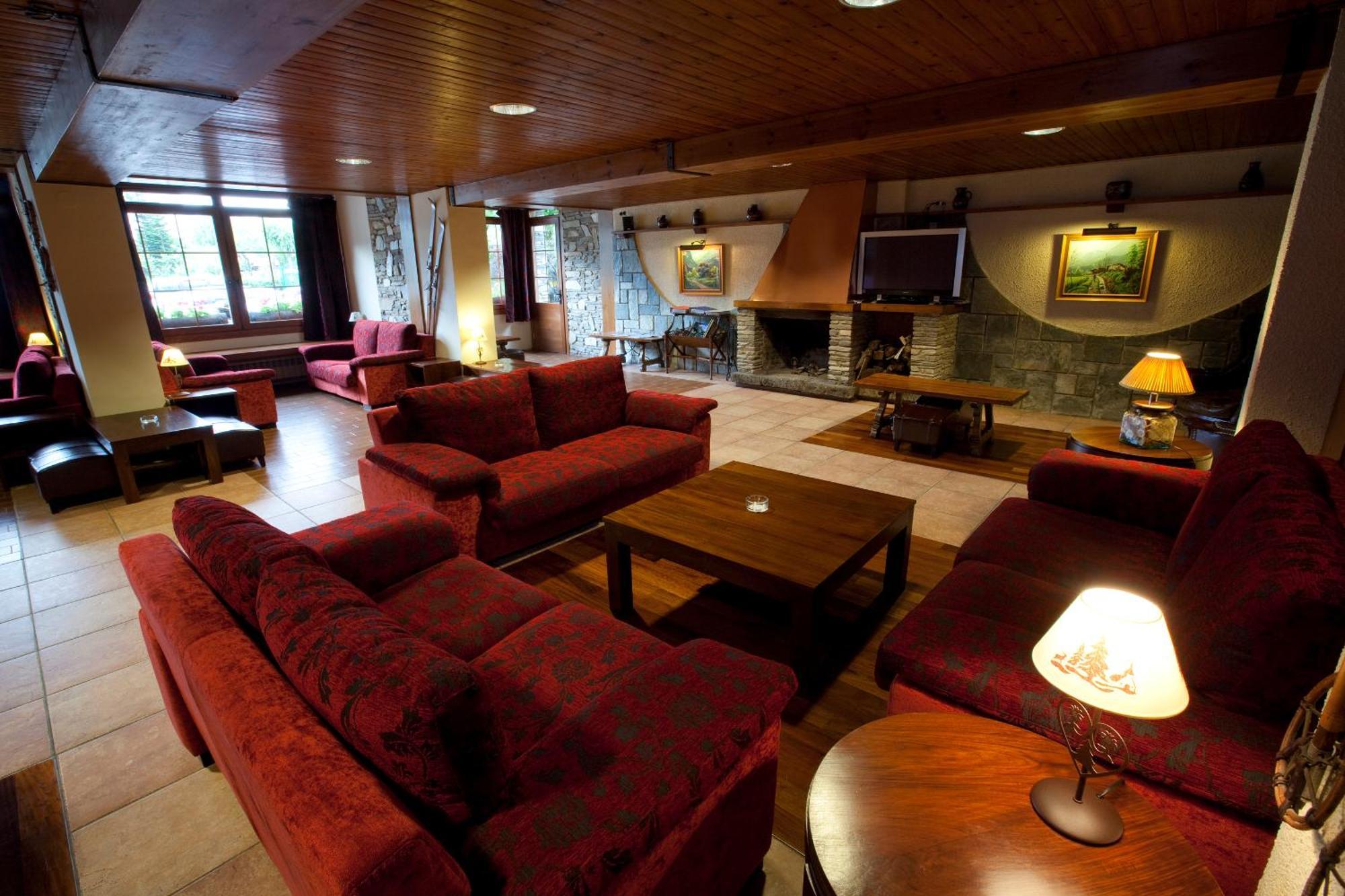 Hotel La Morera Valencia D'Aneu Экстерьер фото